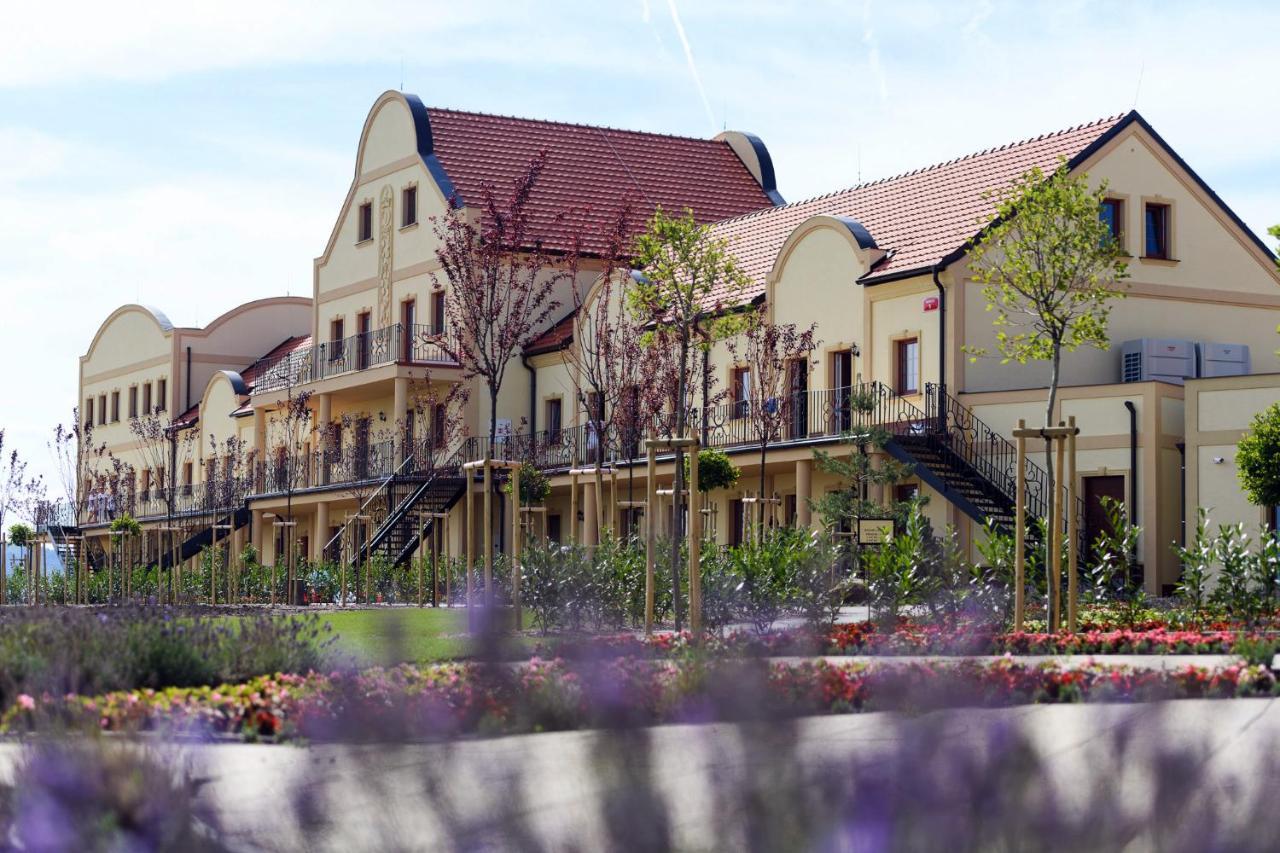 Vinarstvi U Kaplicky Hotel Zajeci Exterior photo